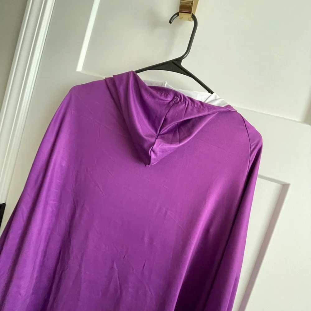 Girls 14/16 (could easily fit 18/20) Halloween costume. Princess, 2 piece.